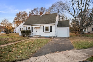 484 Pine Rock Ave, Hamden, CT 06514