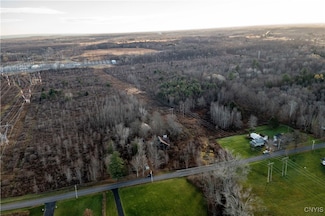 8790 van Hoesen Rd, Clay, NY 13041
