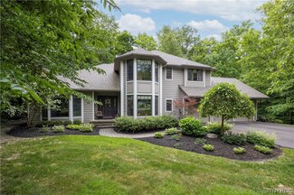 90 Knob Hill Rd, Orchard Park, NY 14127