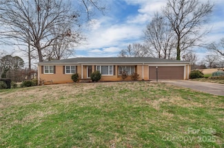 107 Pinelake Dr, Kings Mountain, NC 28086