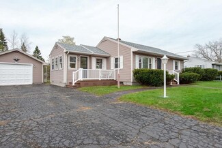 108 Maple St, Somersworth, NH 03878