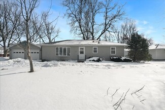 1434 Starbeck Cir, Cedar Falls, IA 50613