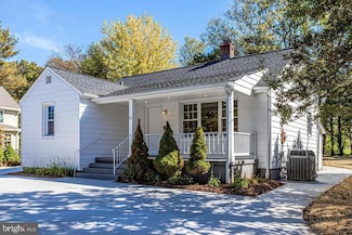 51 S Saint Paul St, Hamilton, VA 20158