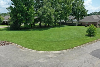 7 & 9 Amyden Ct, Laurel, MS 39443