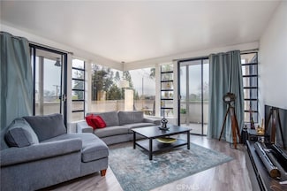 2525 E 19th St Unit 12, Signal Hill, CA 90755