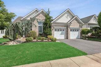 15 Beth Page Dr, Monroe Township, NJ 08831