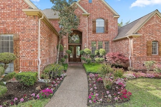 3103 River Bend Dr, Hurst, TX 76054