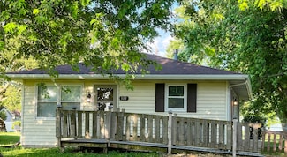 522 N 3rd Ave, Chenoa, IL 61726