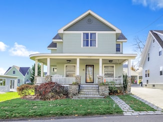 12 Norwood Ave, Milford, CT 06460