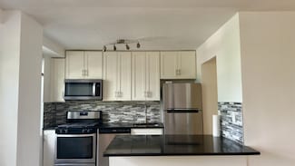201 St Pauls Ave Unit 2P, Jersey City, NJ 07306