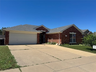 1621 Loveland Dr, Arlington, TX 76018