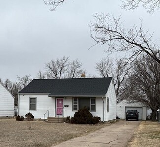 121 E 16th St, Larned, KS 67550
