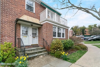 31 Putnam Park, Greenwich, CT 06830