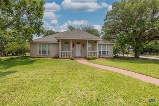 302 Rather St, Gonzales, TX 78629