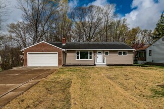 30011 Meadowbrook Dr, Wickliffe, OH 44092