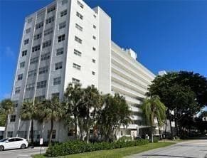2555 NE 11th St Unit 204, Fort Lauderdale, FL 33304