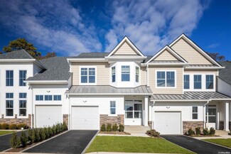 1239 Old Nichols Rd Unit 63, Islandia, NY 11749