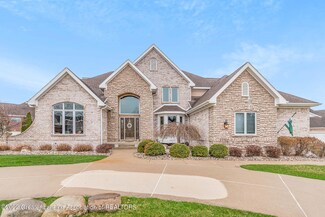 6181 Whitehills Lake Dr, East Lansing, MI 48823