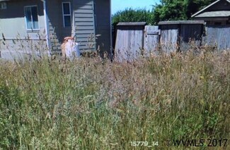5660 3rd St NW, Tillamook, OR 97141