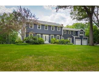 19 Juniper St, Wenham, MA 01984