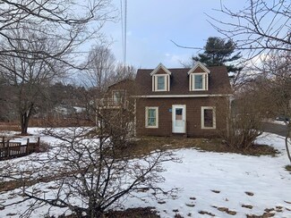 7 Summer St, Bucksport, ME 04416