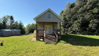 89 Maple Hill Rd, Derby Line, VT 05830