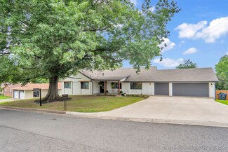 1207 Garner Ave, Tahlequah, OK 74464