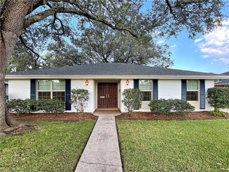 10105 Gail Ct, New Orleans, LA 70123