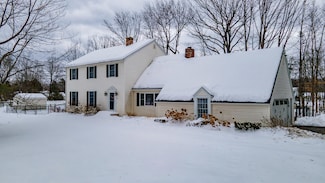 16 Primrose St, Winslow, ME 04901