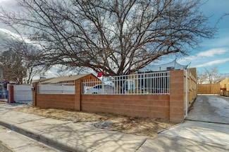 409 57th St NW, Albuquerque, NM 87105