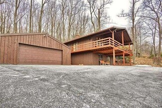 460 Church Lane Rd, Reading, PA 19606