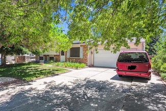 2516 S Cimarron St, Aurora, CO 80014