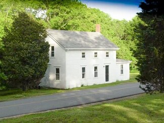 8 Old Stone Church Rd, Tiverton, RI 02878