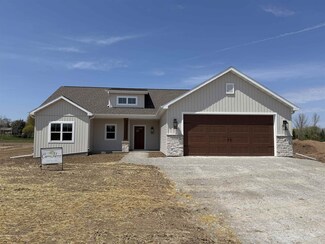 N1737 Red Cardinal Dr, Greenville, WI 54942