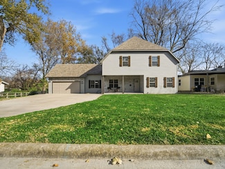 1436 S Pickwick Ave, Springfield, MO 65804
