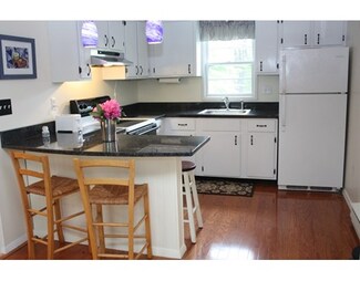 206 Western Ave Unit E, Essex, MA 01929