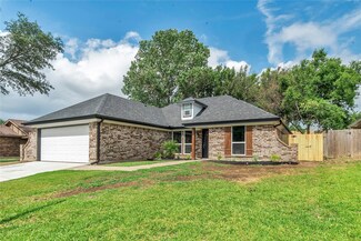 8233 April Ln, Watauga, TX 76148