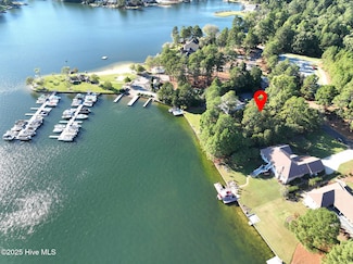 144 Simmons Dr, Seven Lakes, NC 27376