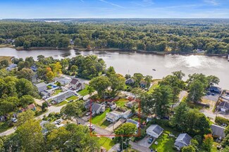 29 Marine Ave, West Wareham, MA 02576