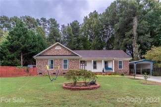 8900 Touchstone Ln, Charlotte, NC 28227