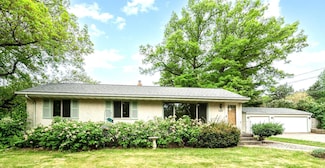 328 County Road B2 W, Saint Paul, MN 55113