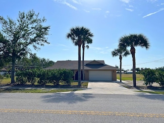 2361 Edmondson Rd, Nokomis, FL 34275