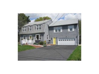 982 Crandall Rd, Tiverton, RI 02878