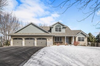 6280 Hollow Ln, Circle Pines, MN 55014