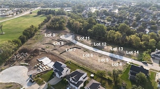 9016 Timberwood Dr, Johnston, IA 50131