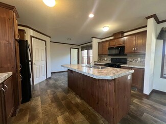 211 Canal Dr Unit 187, Rockford, MN 55373