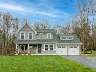 29 Orchard Park Ln, Hudson, NH 03051