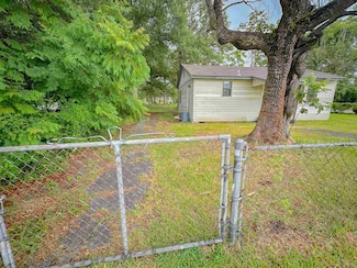 2121 Western Ave, Orange, TX 77630