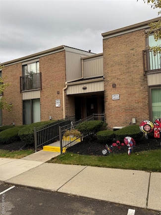 18035 University Park Dr Unit 56, Livonia, MI 48152