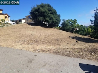 2525 Brandt Ct, Pinole, CA 94564